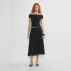 Aritzia Wilfred Twirl Pleated Skirt